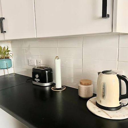 Large 2 Bedroom, Ground Floor Flat, Close To City EDI Eksteriør billede
