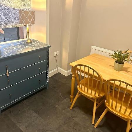 Large 2 Bedroom, Ground Floor Flat, Close To City EDI Eksteriør billede