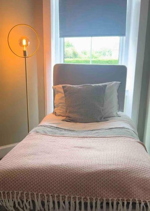 Large 2 Bedroom, Ground Floor Flat, Close To City EDI Eksteriør billede