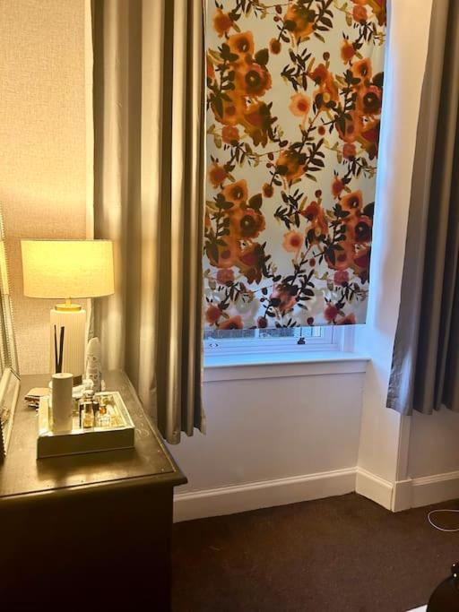 Large 2 Bedroom, Ground Floor Flat, Close To City EDI Eksteriør billede