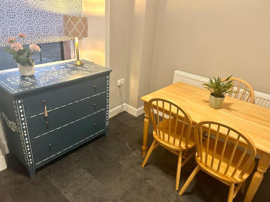 Large 2 Bedroom, Ground Floor Flat, Close To City EDI Eksteriør billede